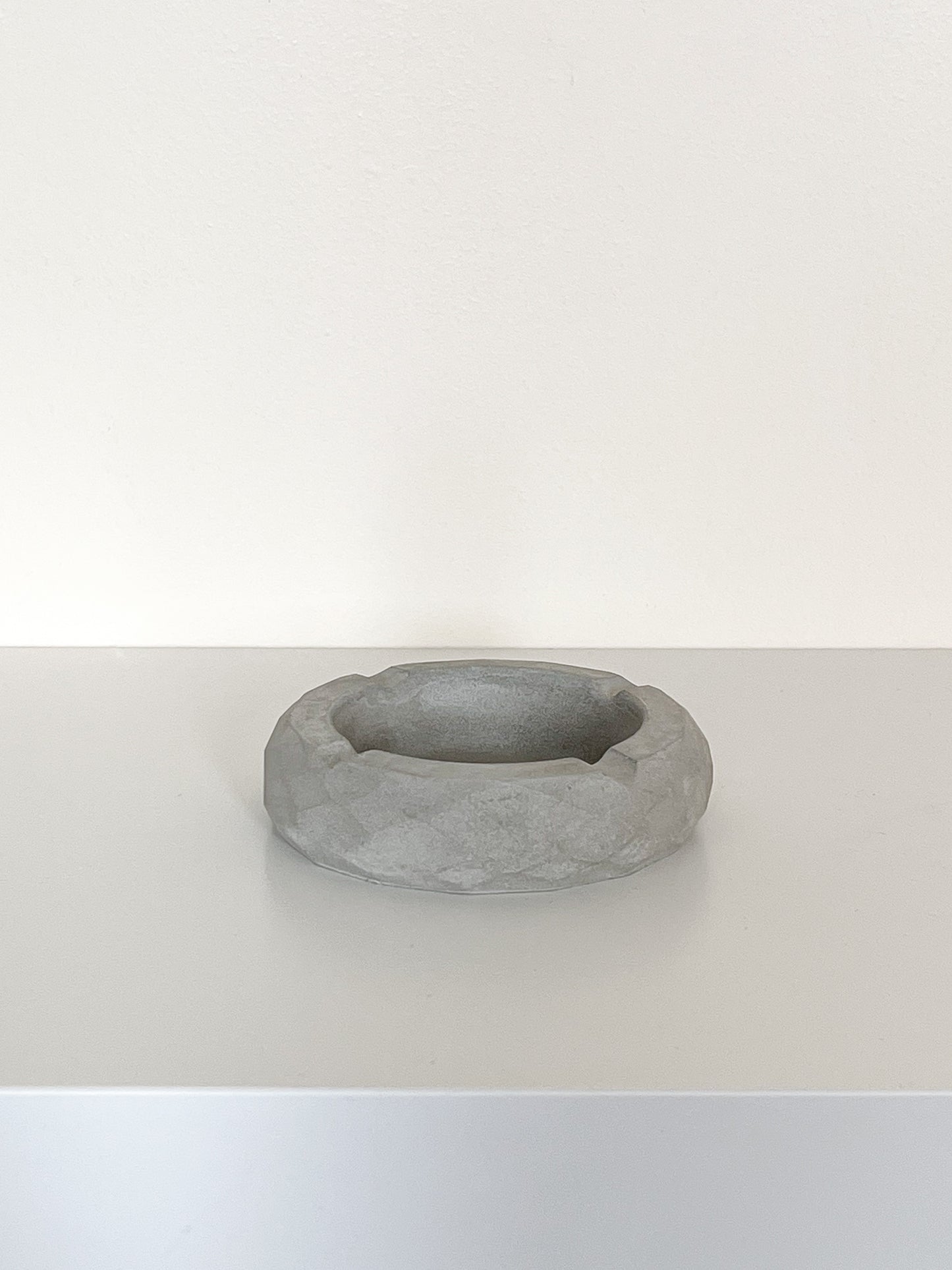 Geometric Design Round Concrete Ashtray