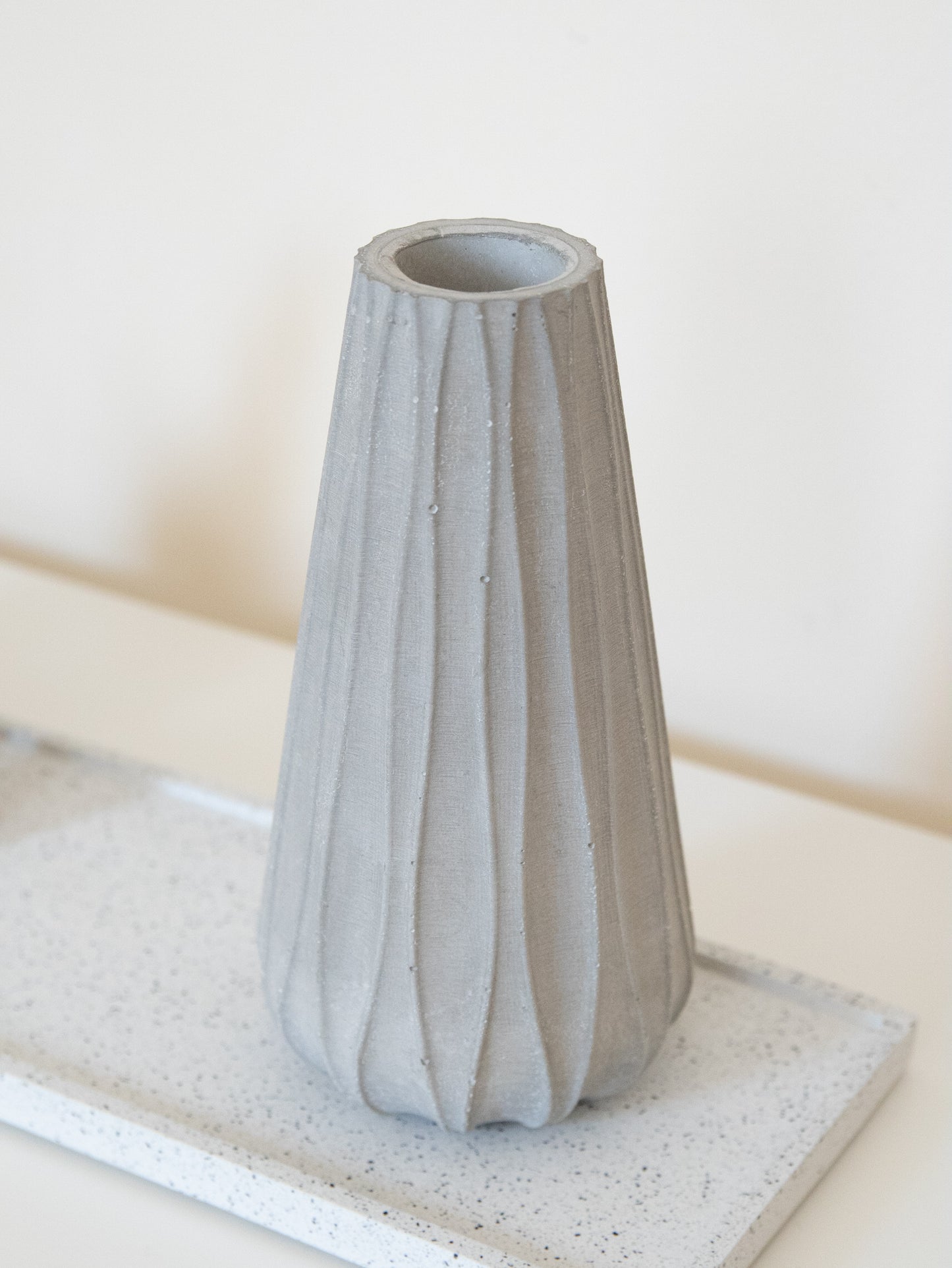 Nordic Style Modern Bud Vase in Grey Concrete