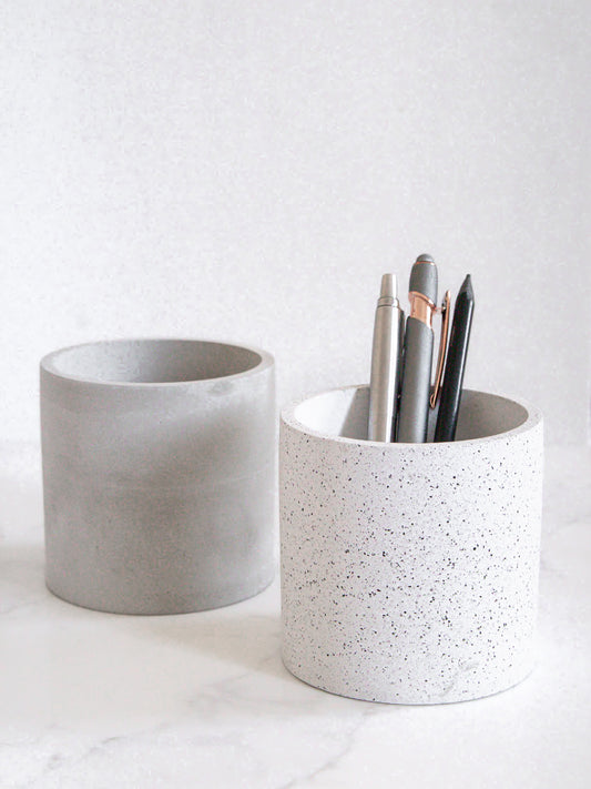 Minimalist Style Round Pen Pot