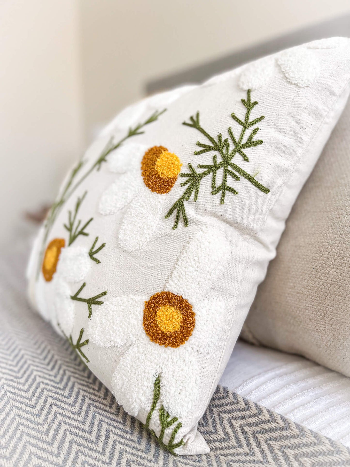 Boho Floral Daisies Embroidered Throw Pillowcase Cushion Cover 45x45 cm 18x18 in