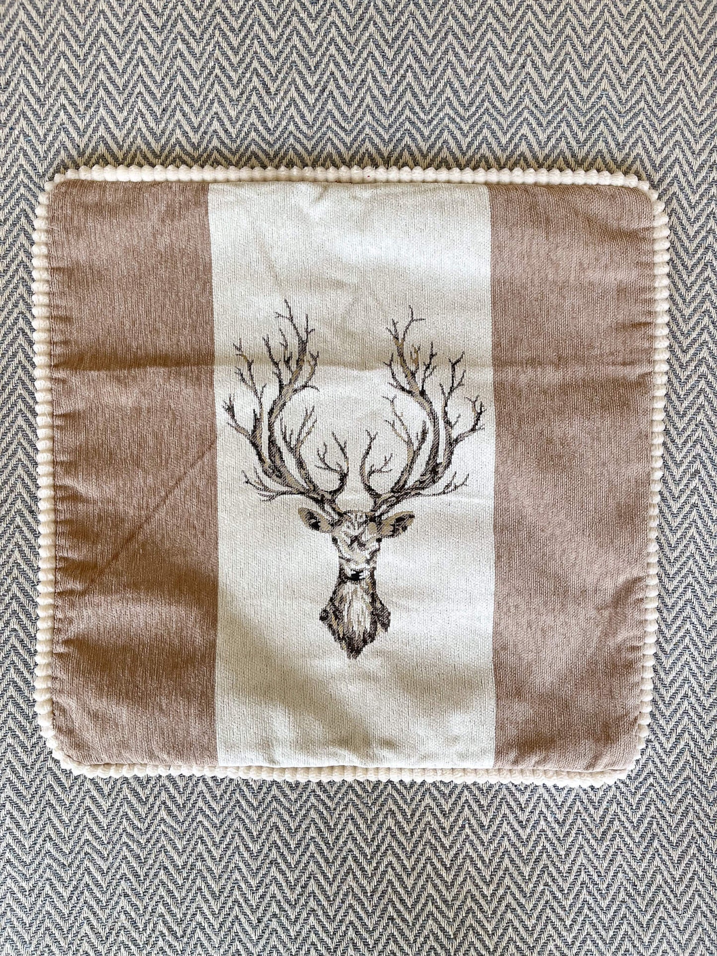 Elk Embroidered Throw Pillowcase Cushion Cover 50x50 cm