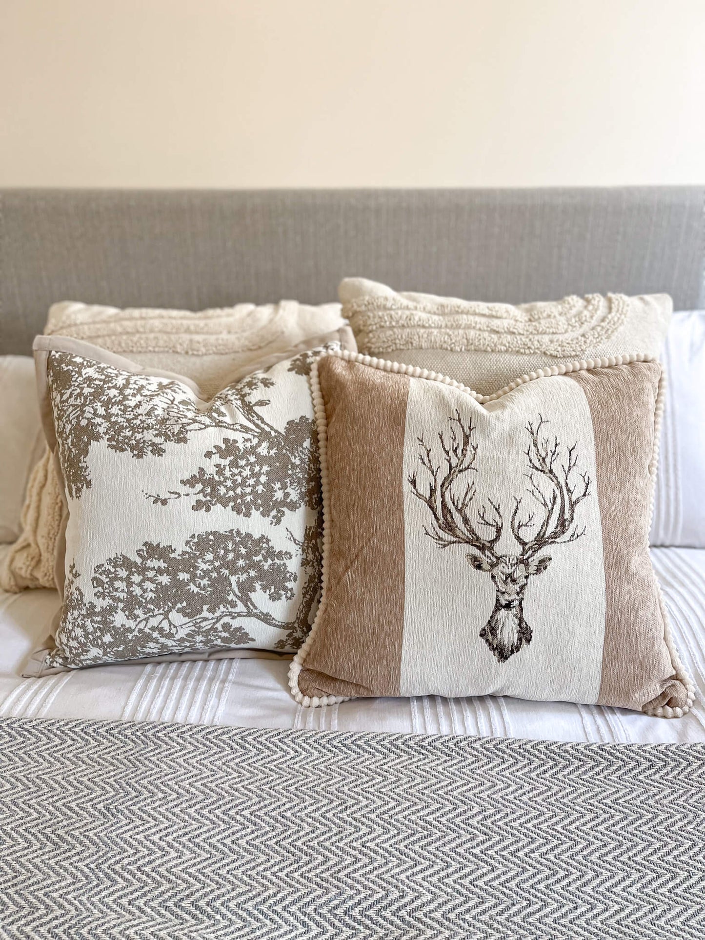 Elk Embroidered Throw Pillowcase Cushion Cover 50x50 cm