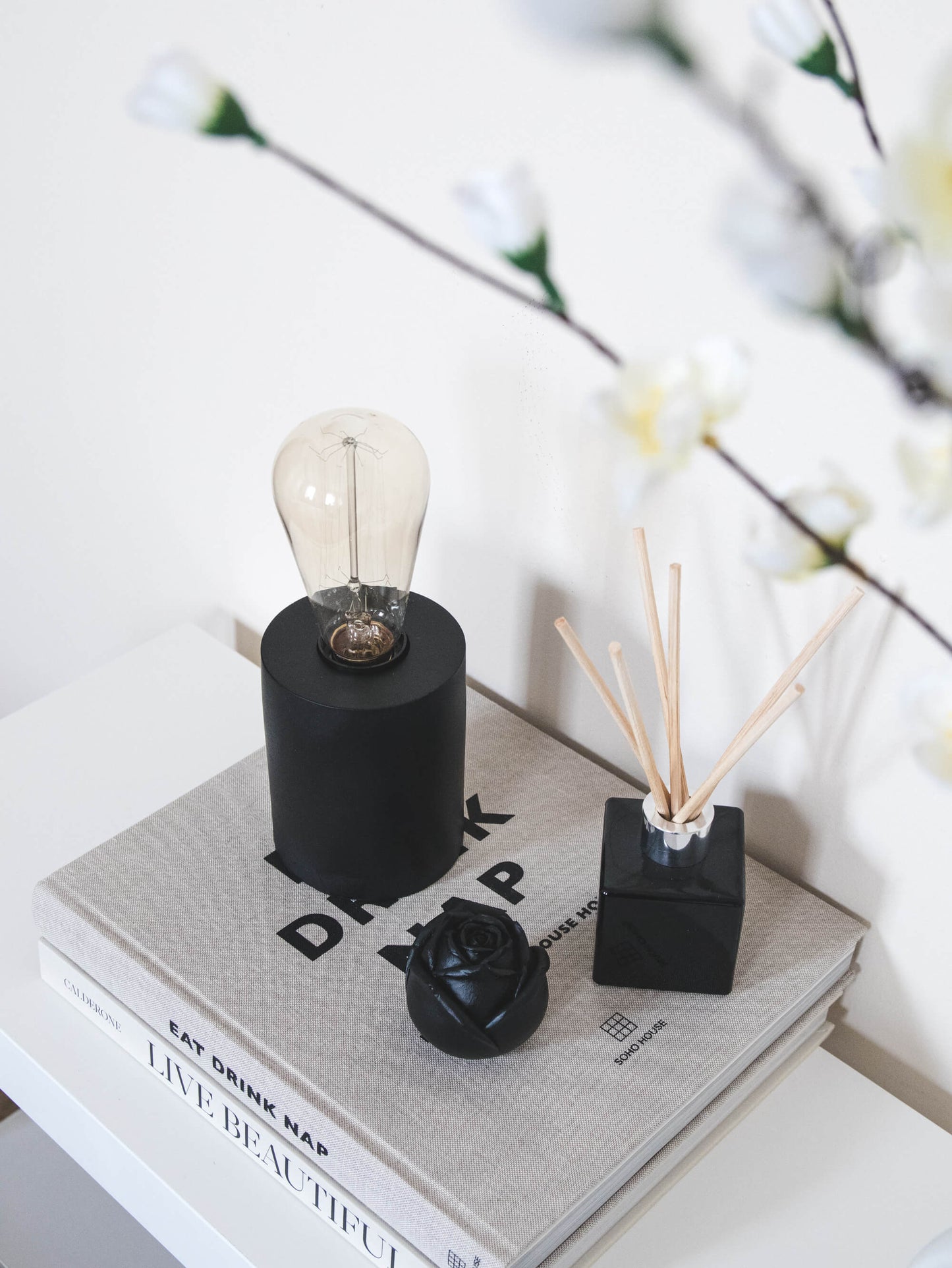 Black Concrete Table Lamp